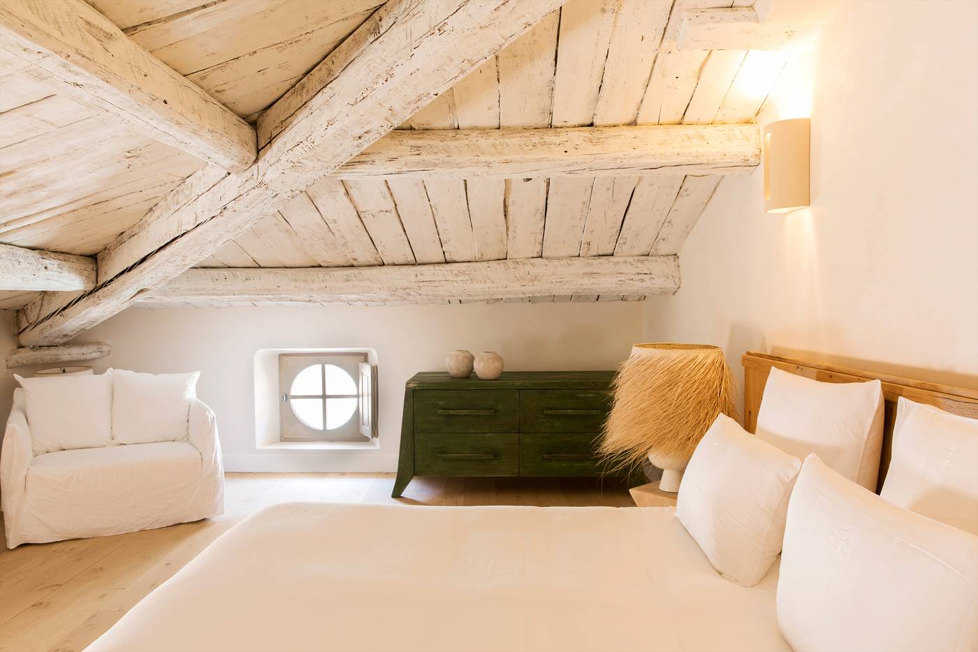 Hotel-La-Ponche-Room-14