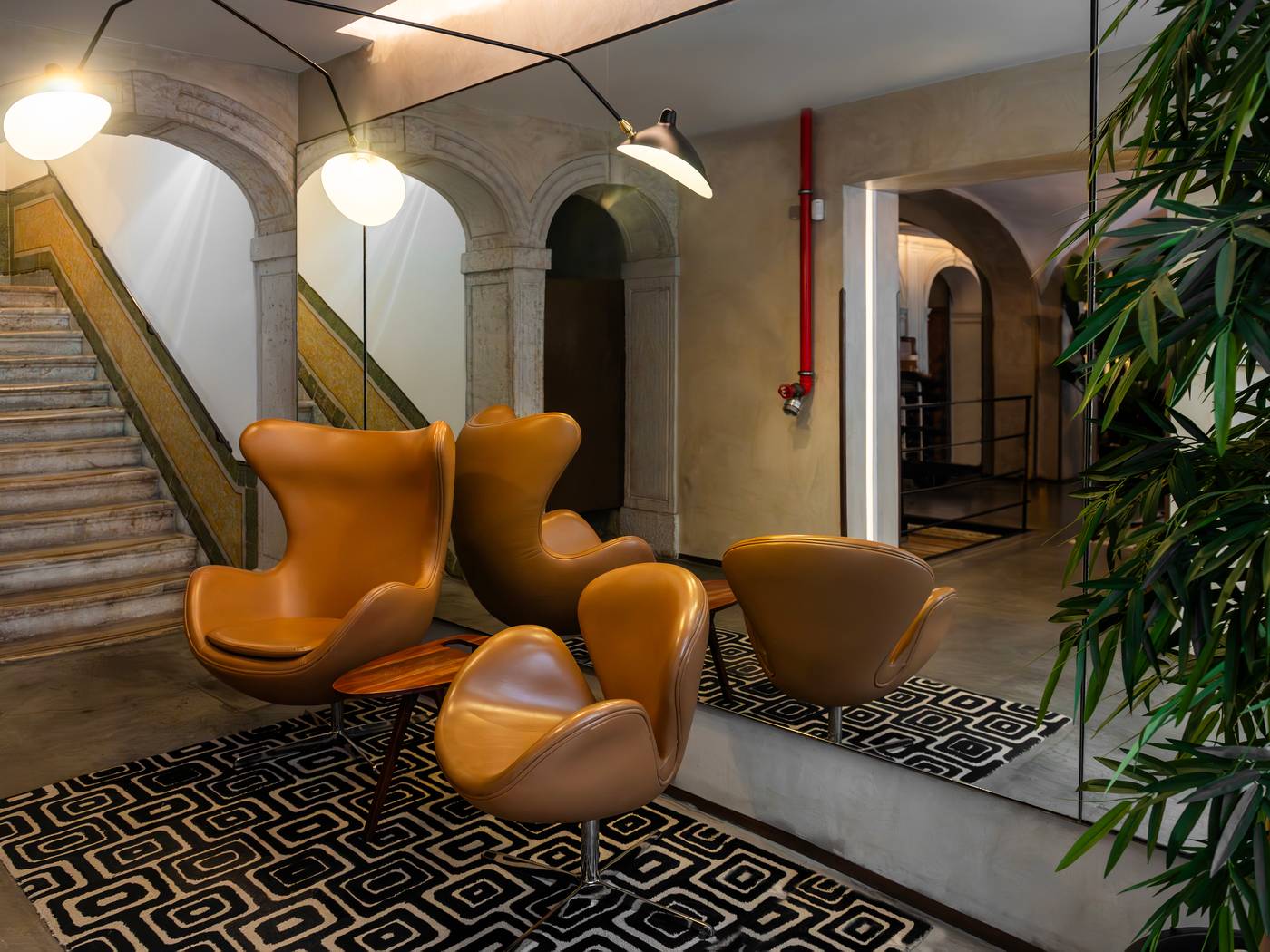 Browns-Downtown-Hotel-Lobby-3