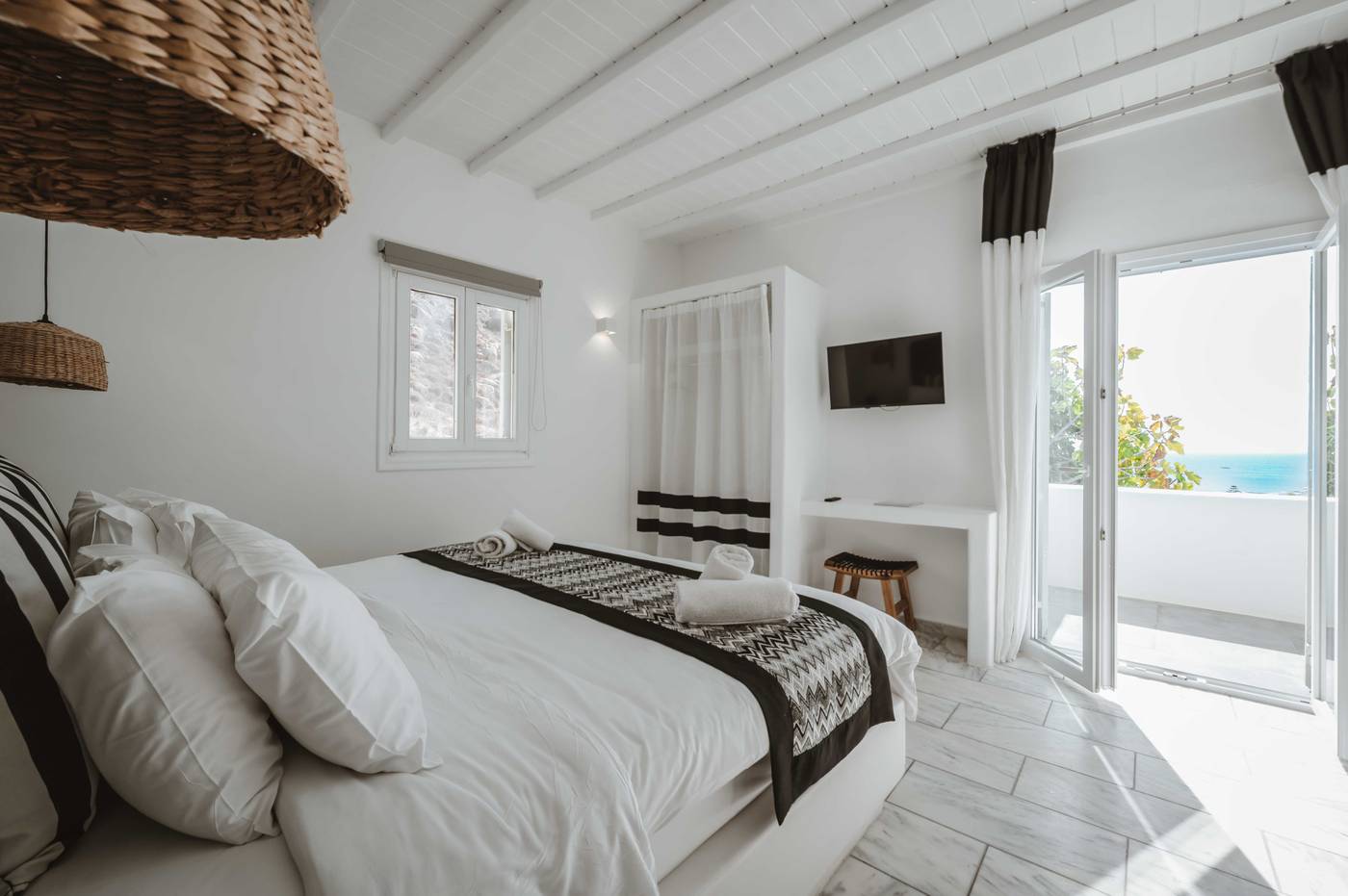 Mr---Mrs-White-Mykonos-Room-37