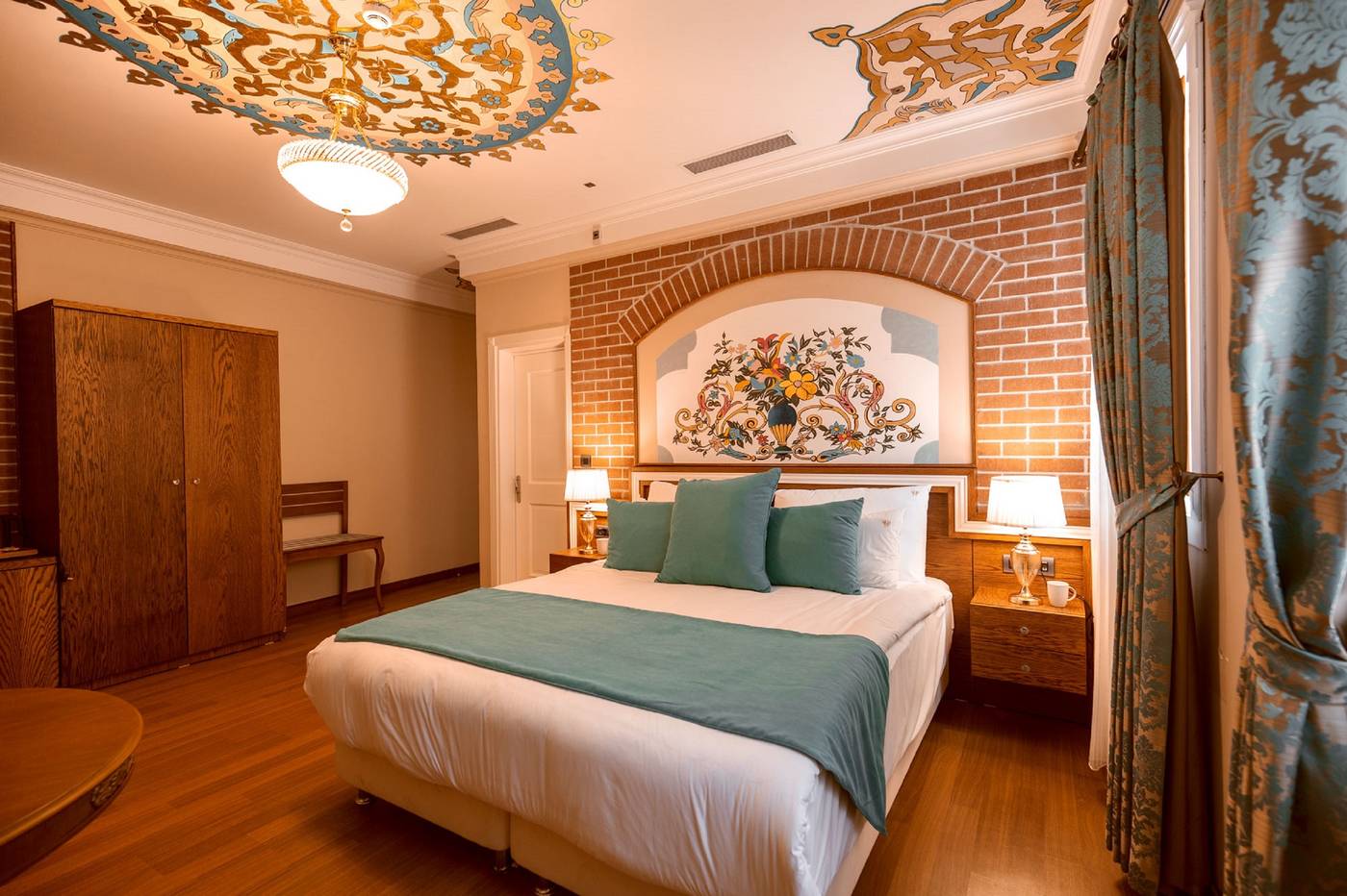 Seven-Hills-Palace---Spa-General-view-8