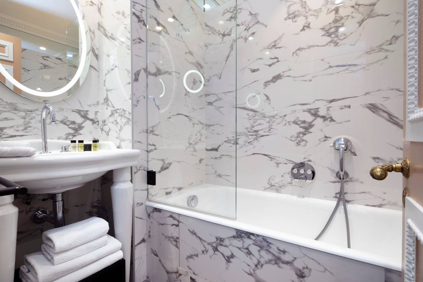 Hotel-Des-Grands-Hommes-Room-21