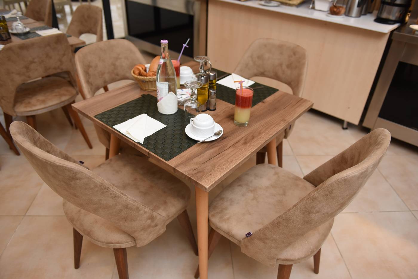 Downtown-Tunis-Hotel-Restaurant-18