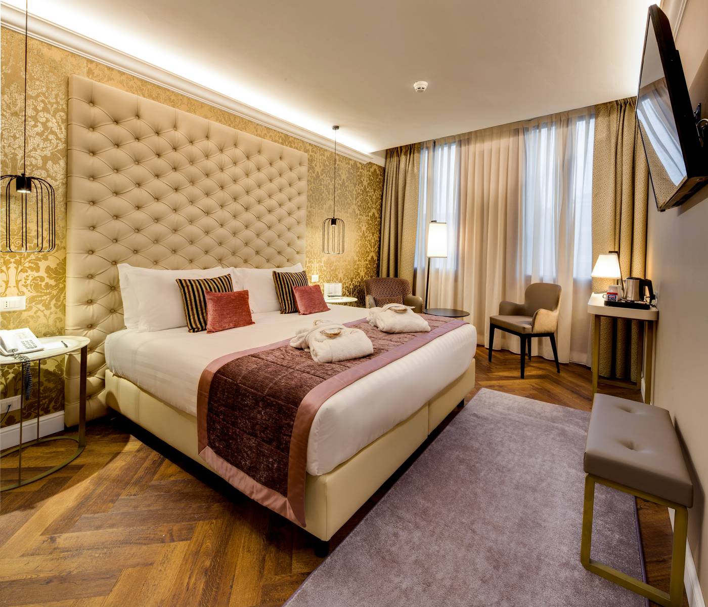 CHC-Continental--BW-Premier-Collection-Room-18