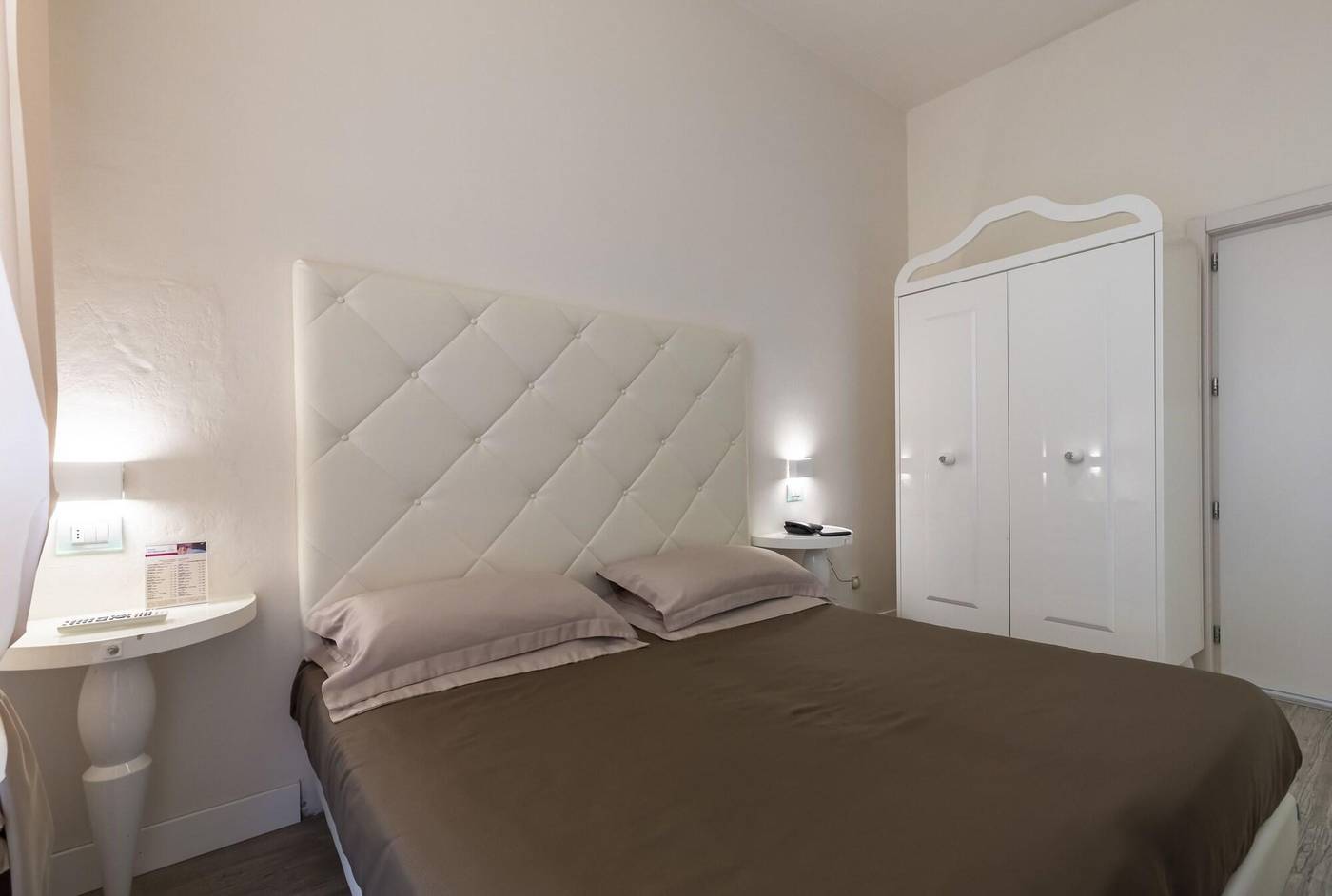 Columbia-Charming-Spa-Room-47