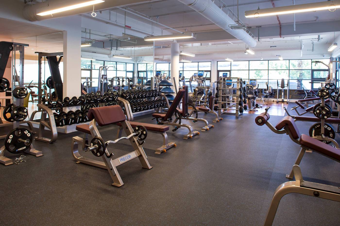 Jumeirah-Creekside-Sports-and-Entertainment-68