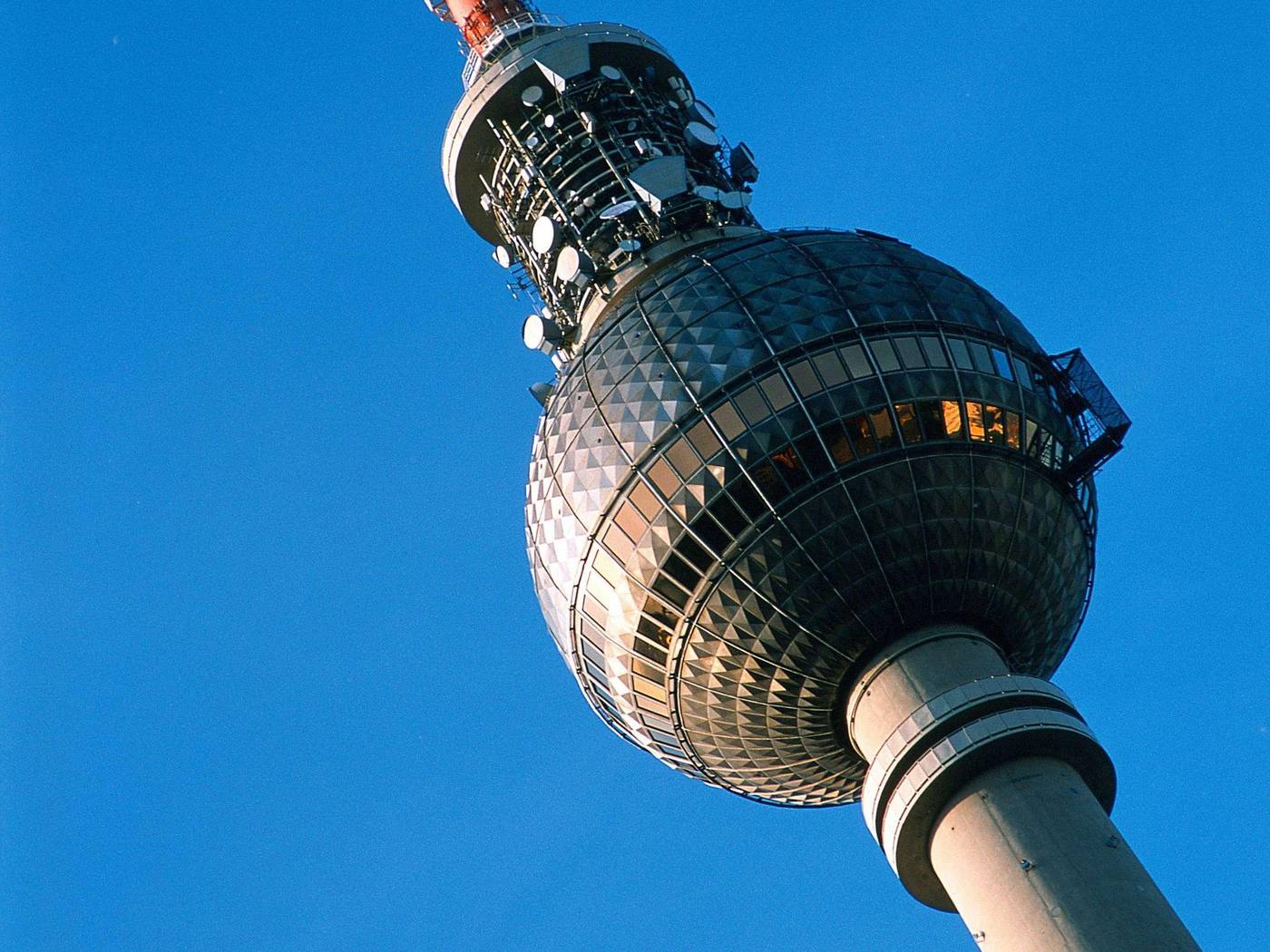 ibis-Berlin-Hauptbahnhof-Sports-and-Entertainment-2