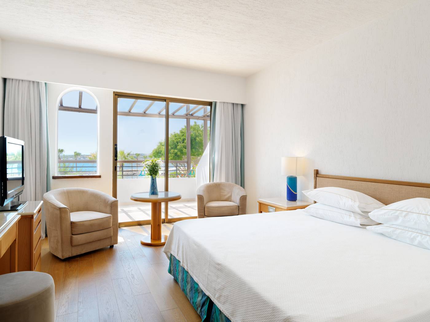 Coral-Beach-Hotel-and-Resort-Room-23