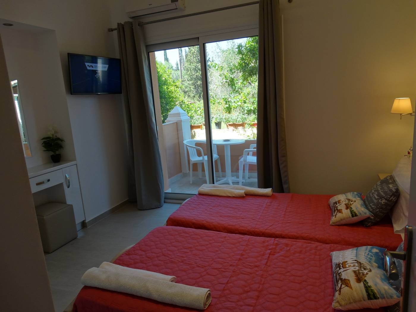 Makis-Apartments-Room-32