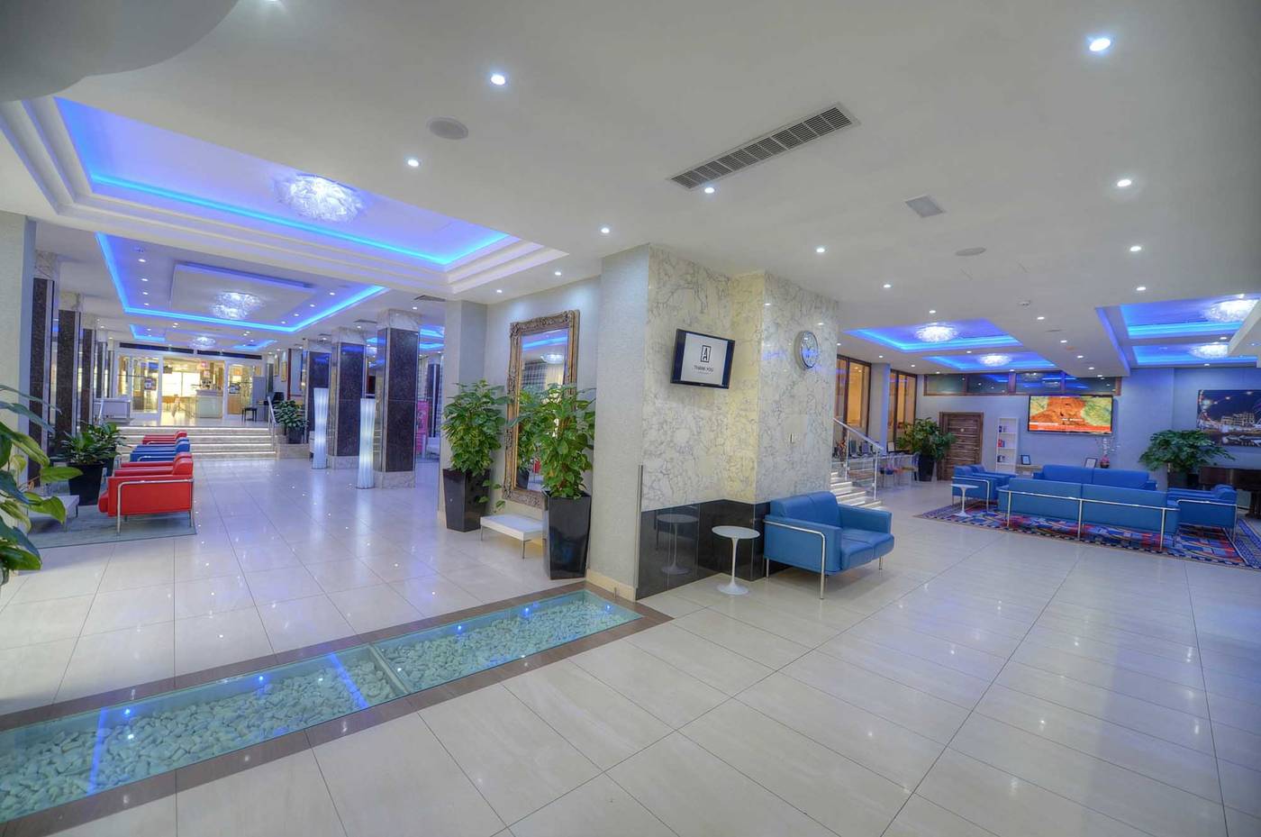 Alexandra-Hotel-Lobby-31