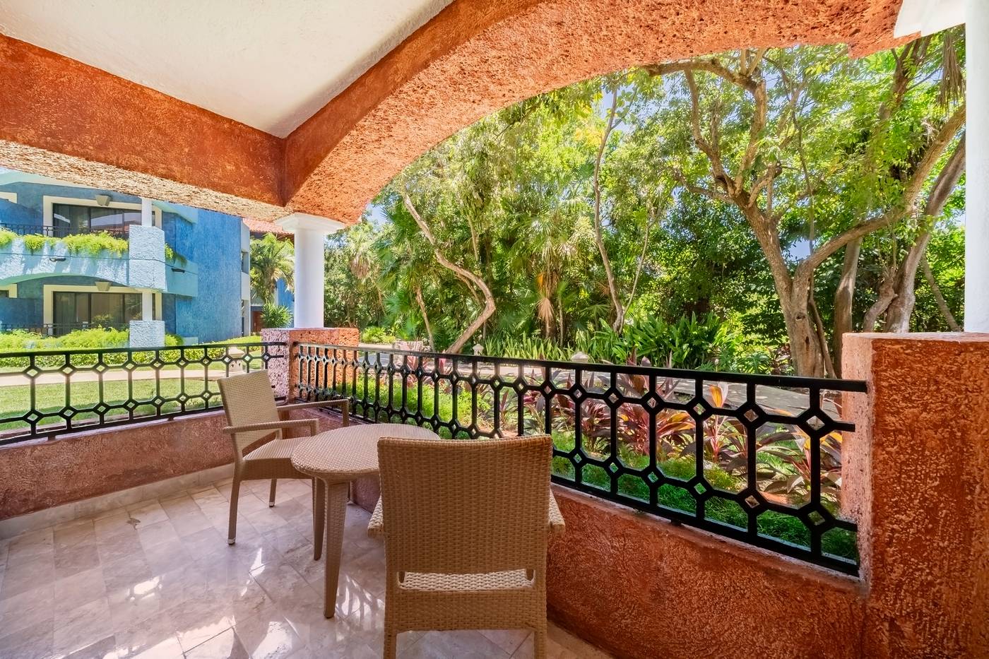 Iberostar-Waves-Paraiso-Beach-Room-16