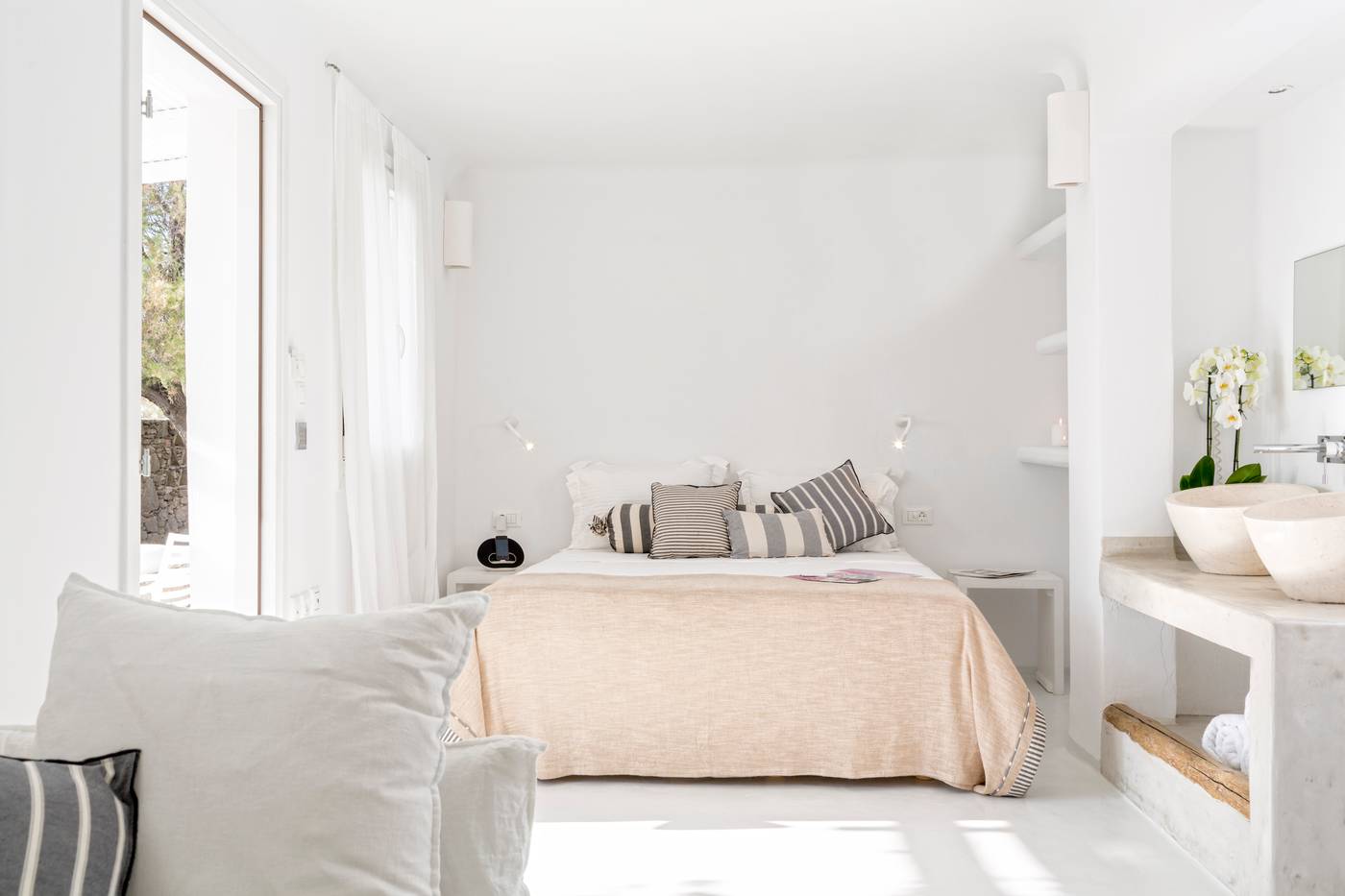 Ostraco-Luxury-Suites-Room-32