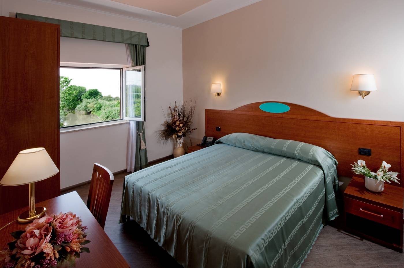 Hotel-Roma-Tiburtina-Room-16