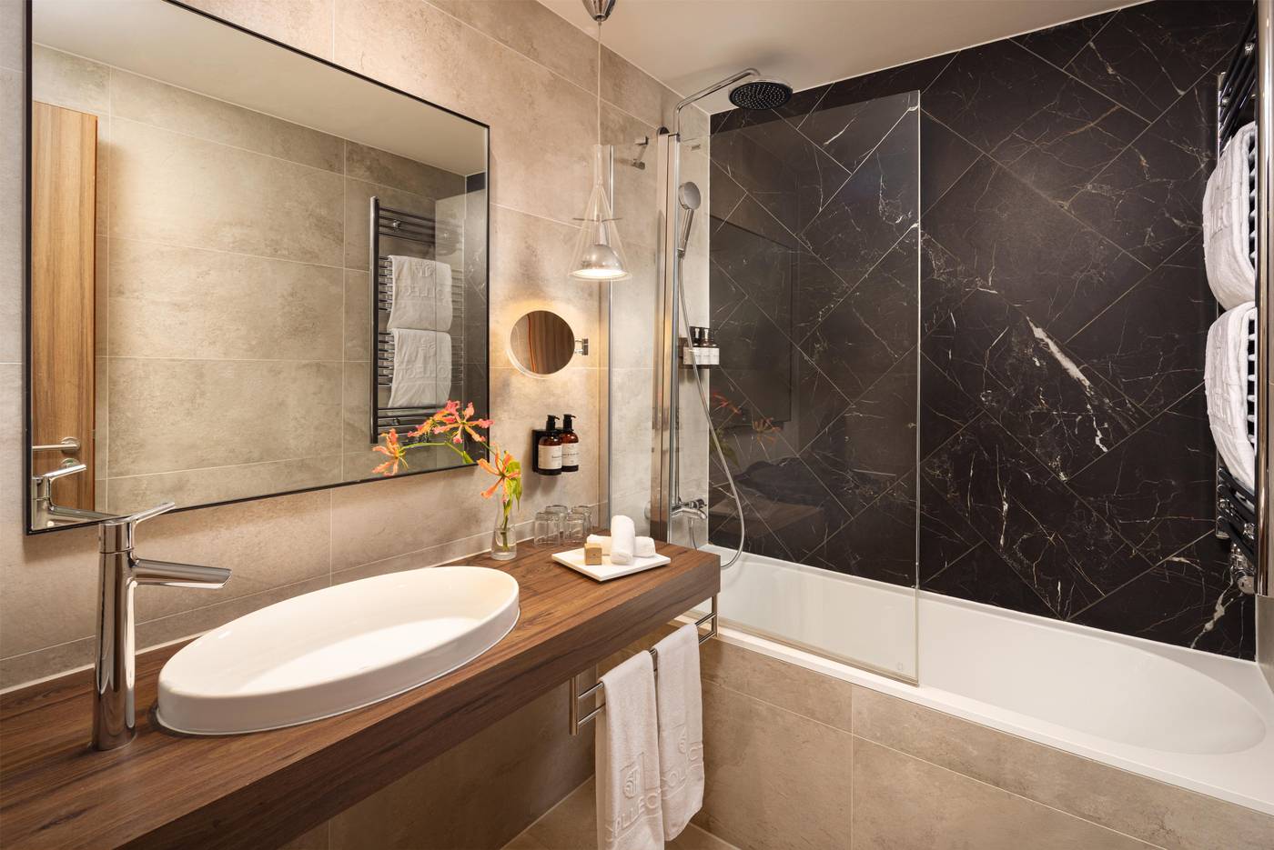 NH-Collection-Amsterdam-Flower-Market-Room-52