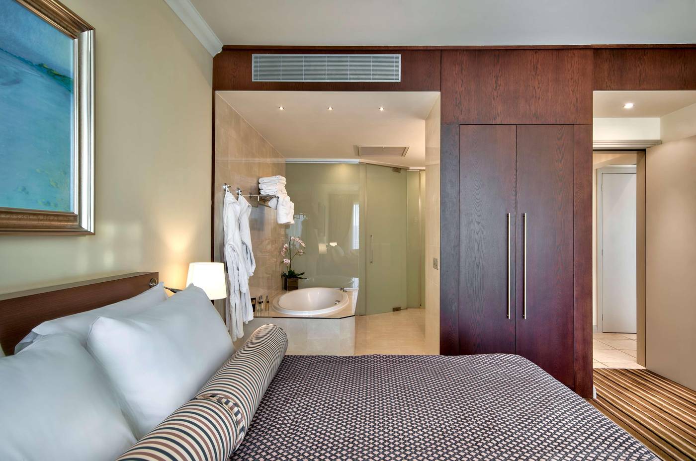 Radisson-Blu-Resort---Spa-Golden-Sands-Room-26