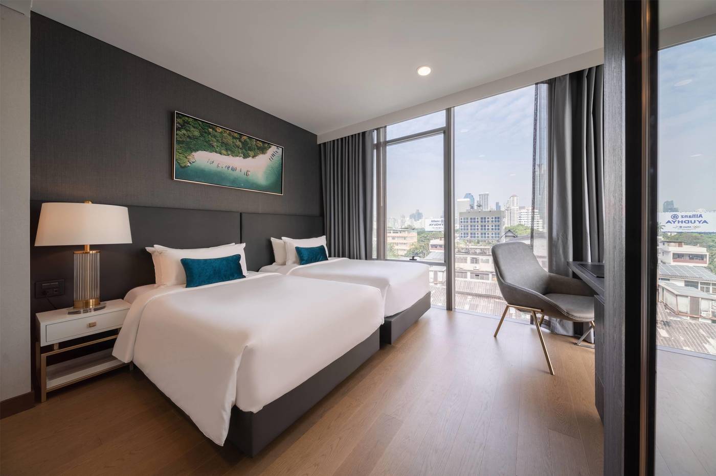 Wyndham-Bangkok-Queen-Convention-Centre-Room-29