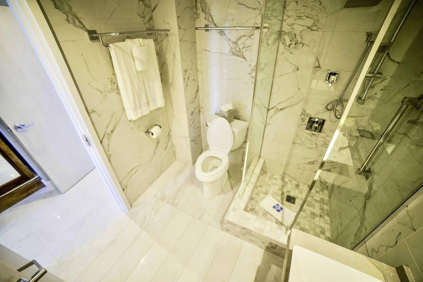 The-Abidah-by-Accra---Adults-Only--18---Room-18