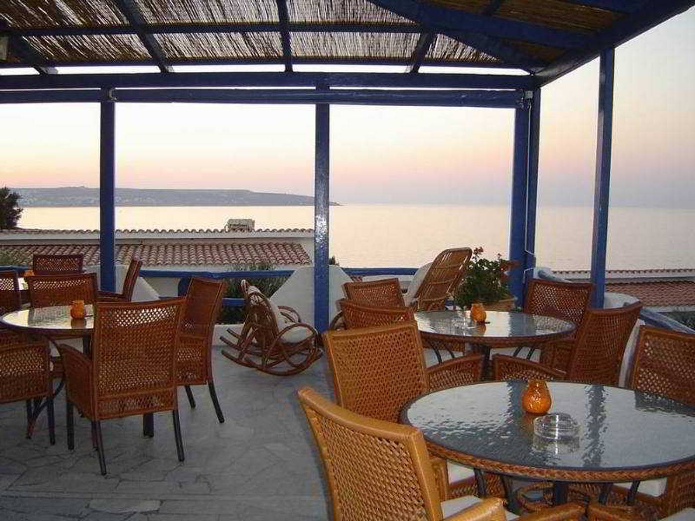 Lassion-Golden-Bay-Terrace-34