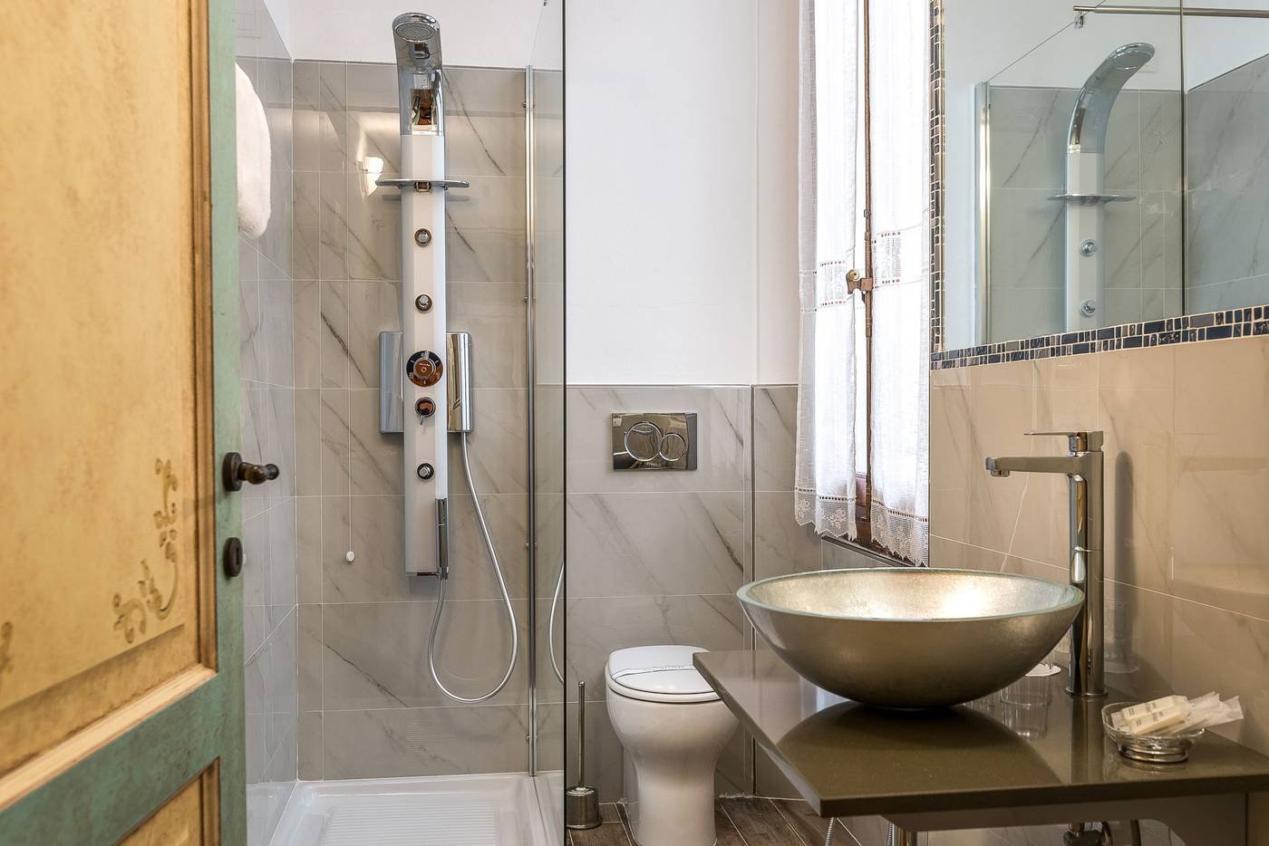 Residenza-Conte-di-Cavour-Luxury-Rooftop-Room-13