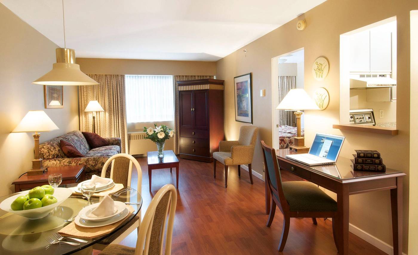 The-Rosellen-Suites-At-Stanley-Park-General-view-7