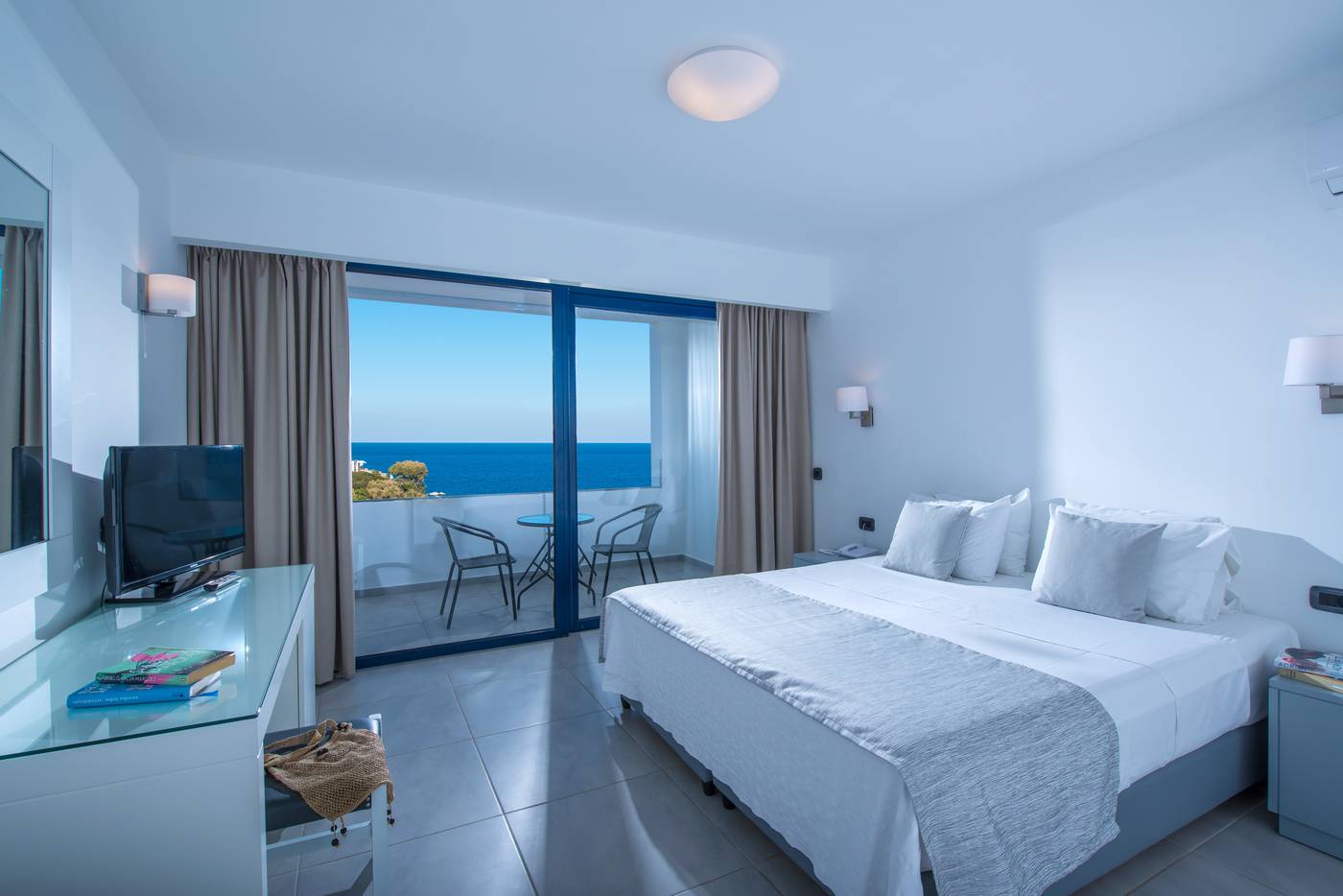 Peninsula-Resort---Spa-Room-27