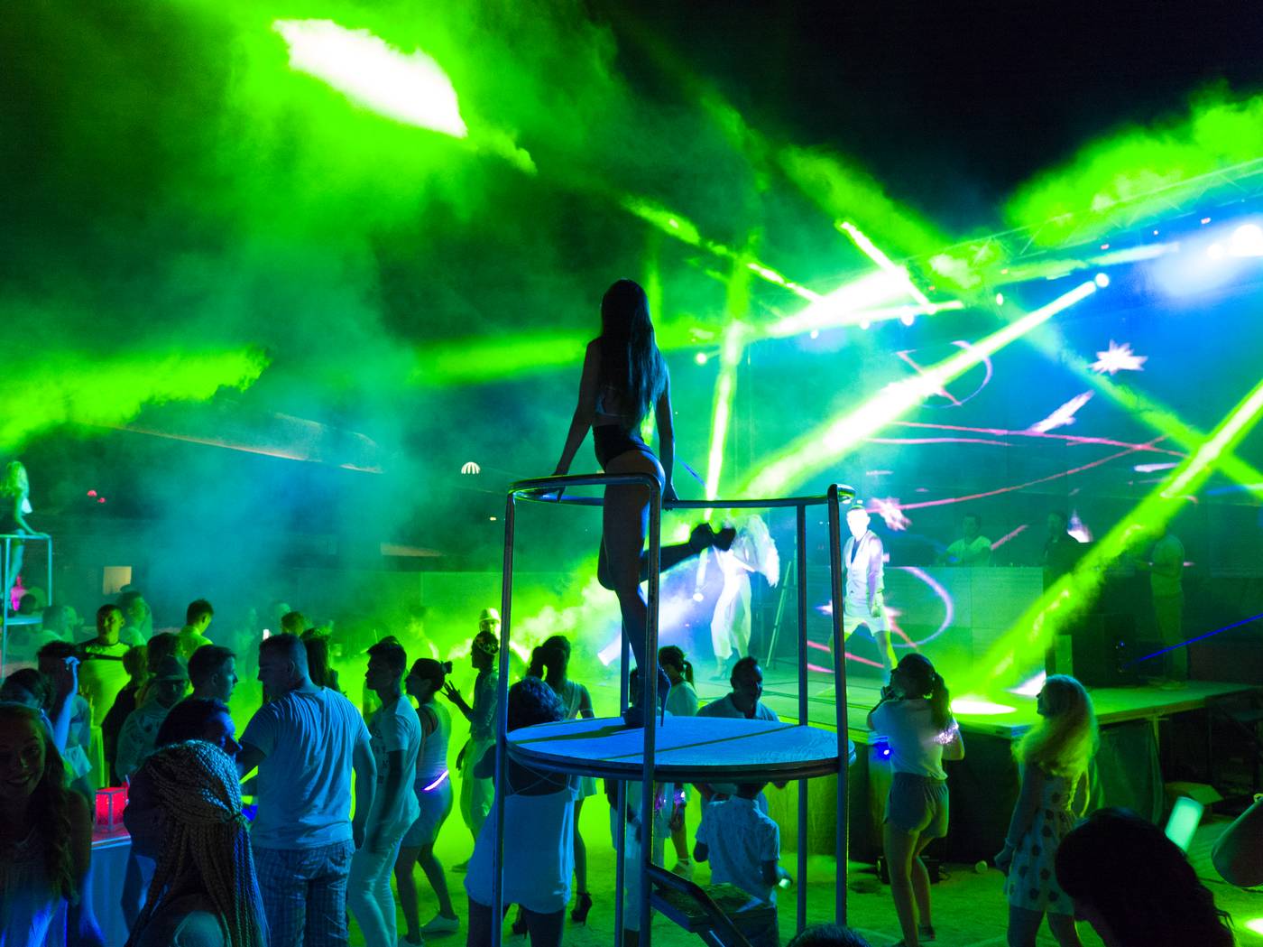 Royal-Dragon-Hotel-Sports-and-Entertainment-69