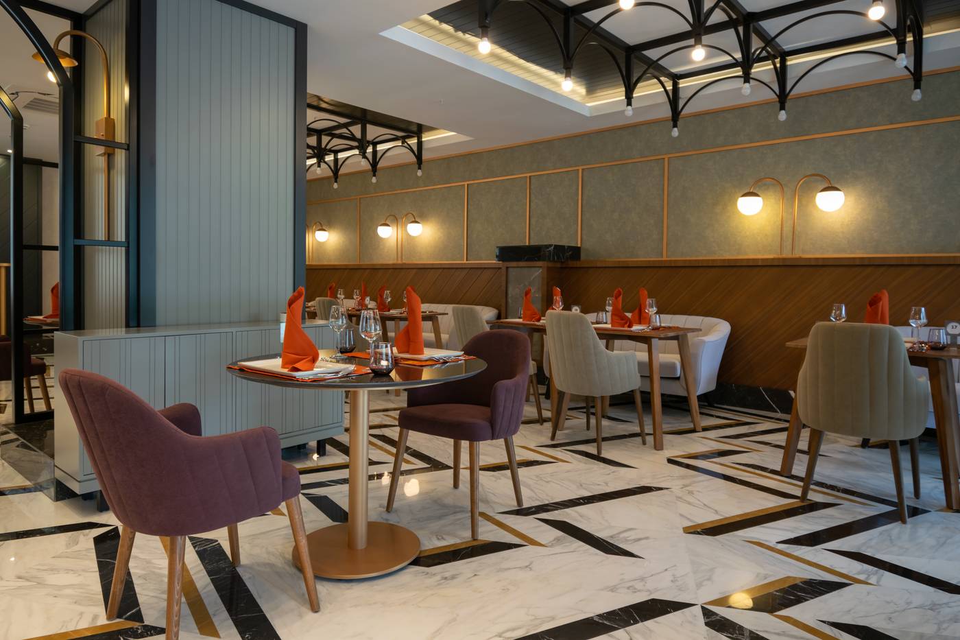 Armas-Bella-Luna-Restaurant-48