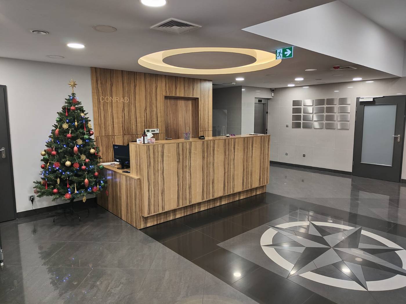 Conrad-Comfort-Aparthotel-Lobby-3