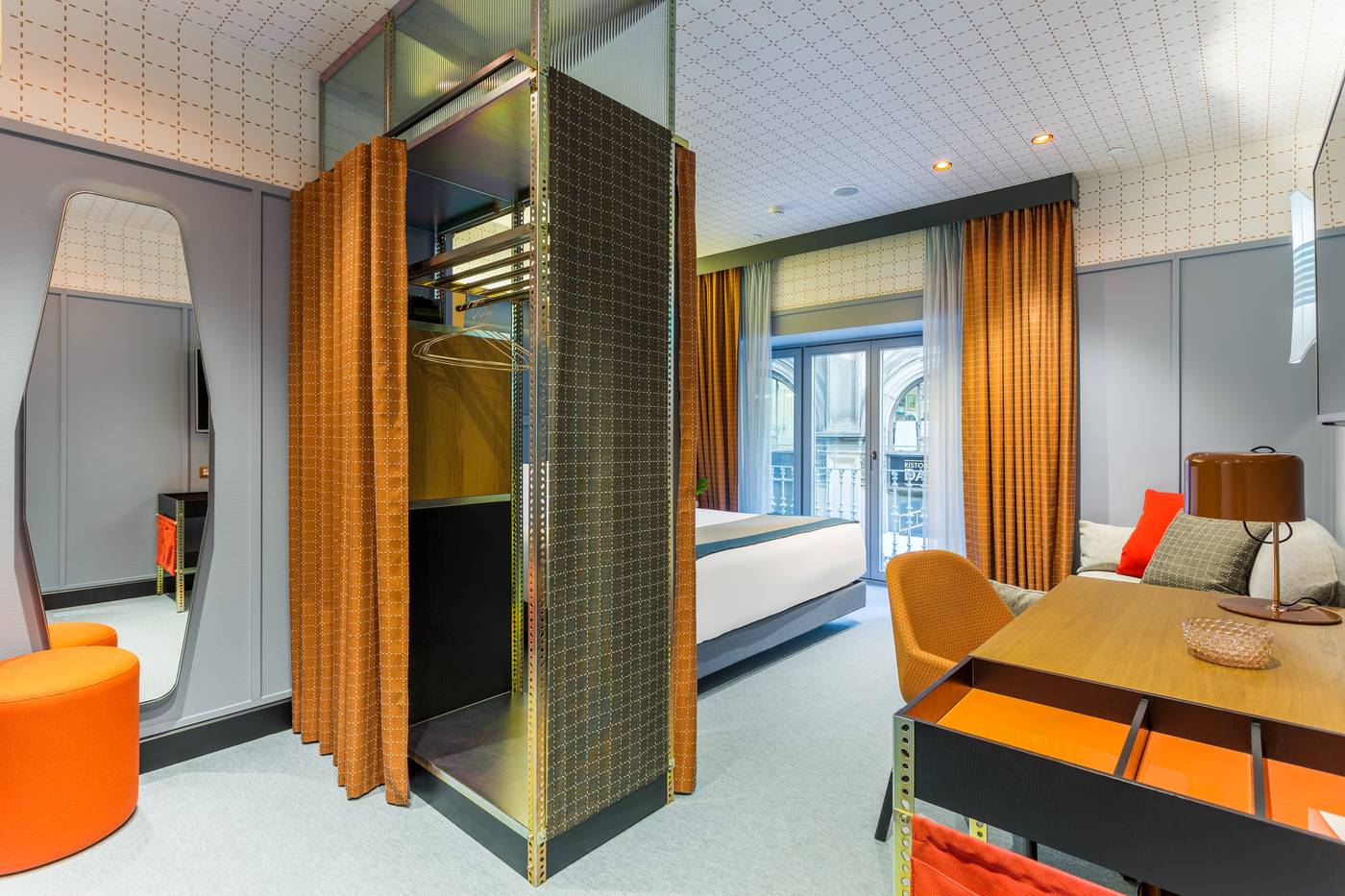 Room-Mate-Giulia-Room-7