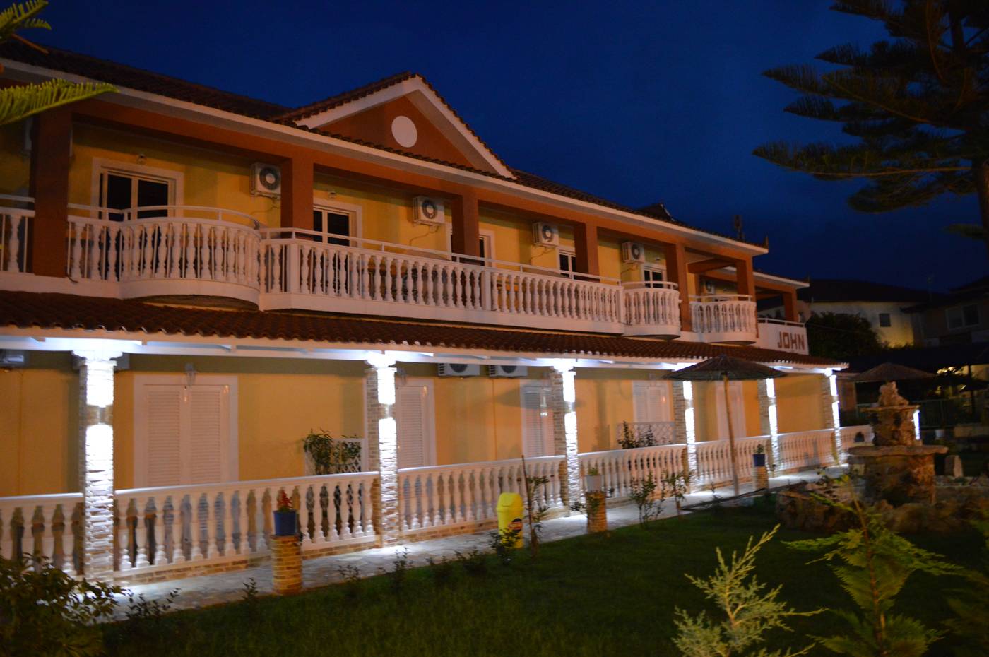 Tom-and-John-s-Apartments-Lobby-9