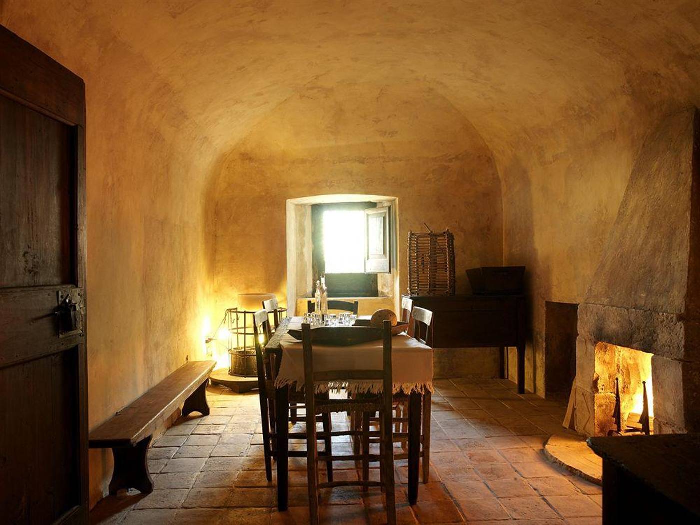 Sextantio-Albergo-Diffuso-Restaurant-6