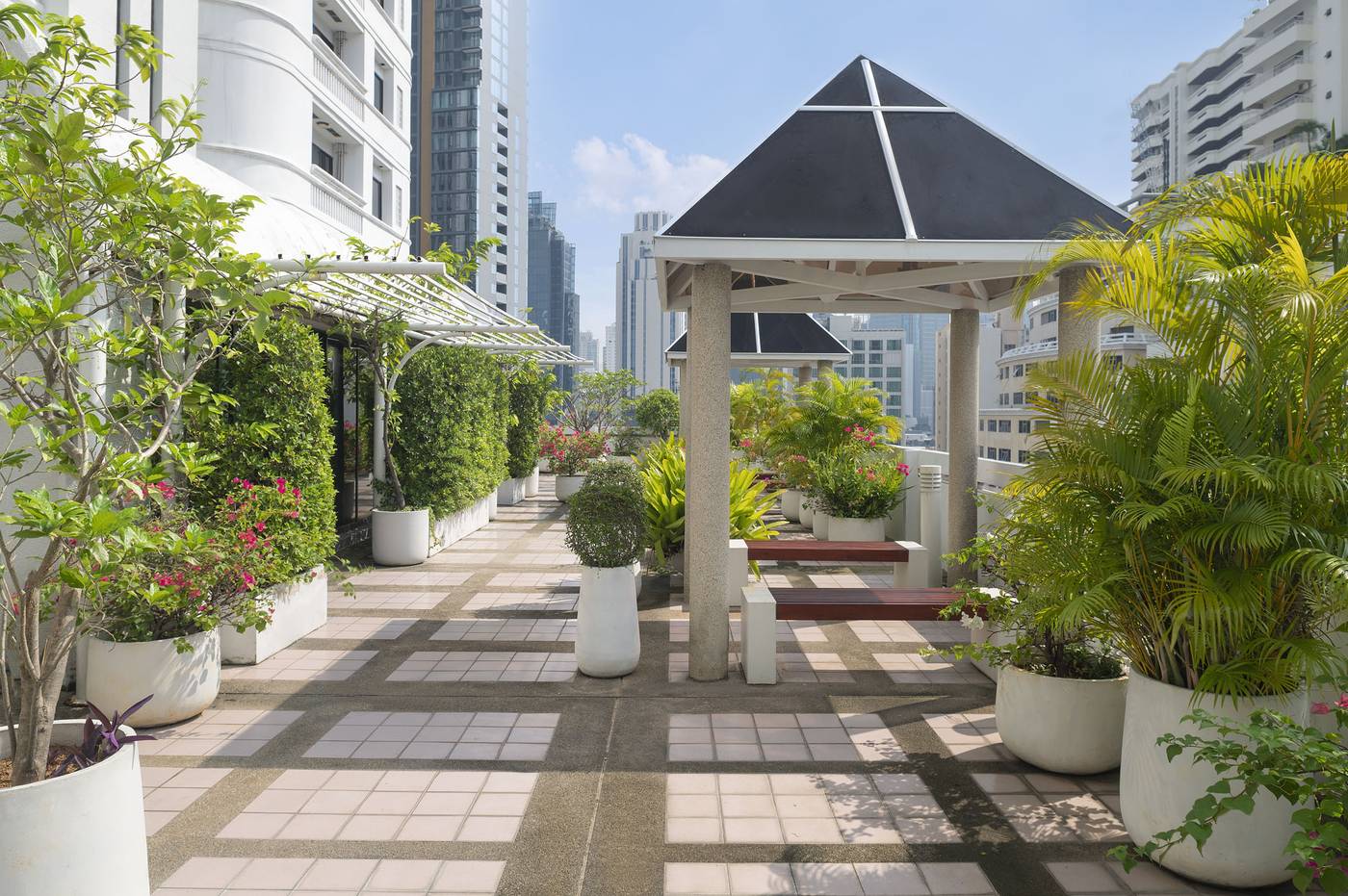 Parkroyal-Suites-Bangkok-Terrace-1
