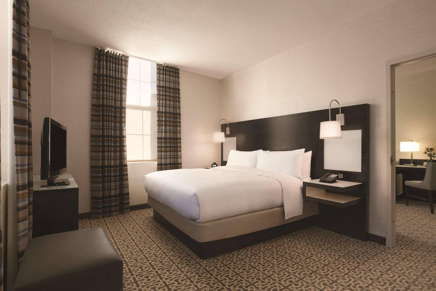 Doubletree-by-Hilton-Boston-Downtown-Room-26