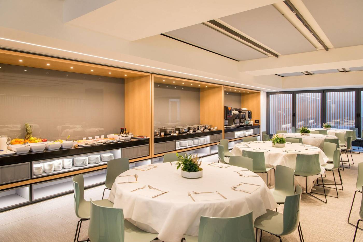 Four-Points-By-Sheraton-Venice-Mestre-Restaurant-27