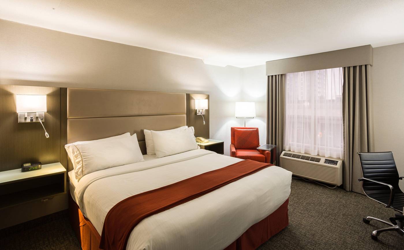 Holiday-Inn-Express-Vancouver-Metrotown--Burnaby--Room-20