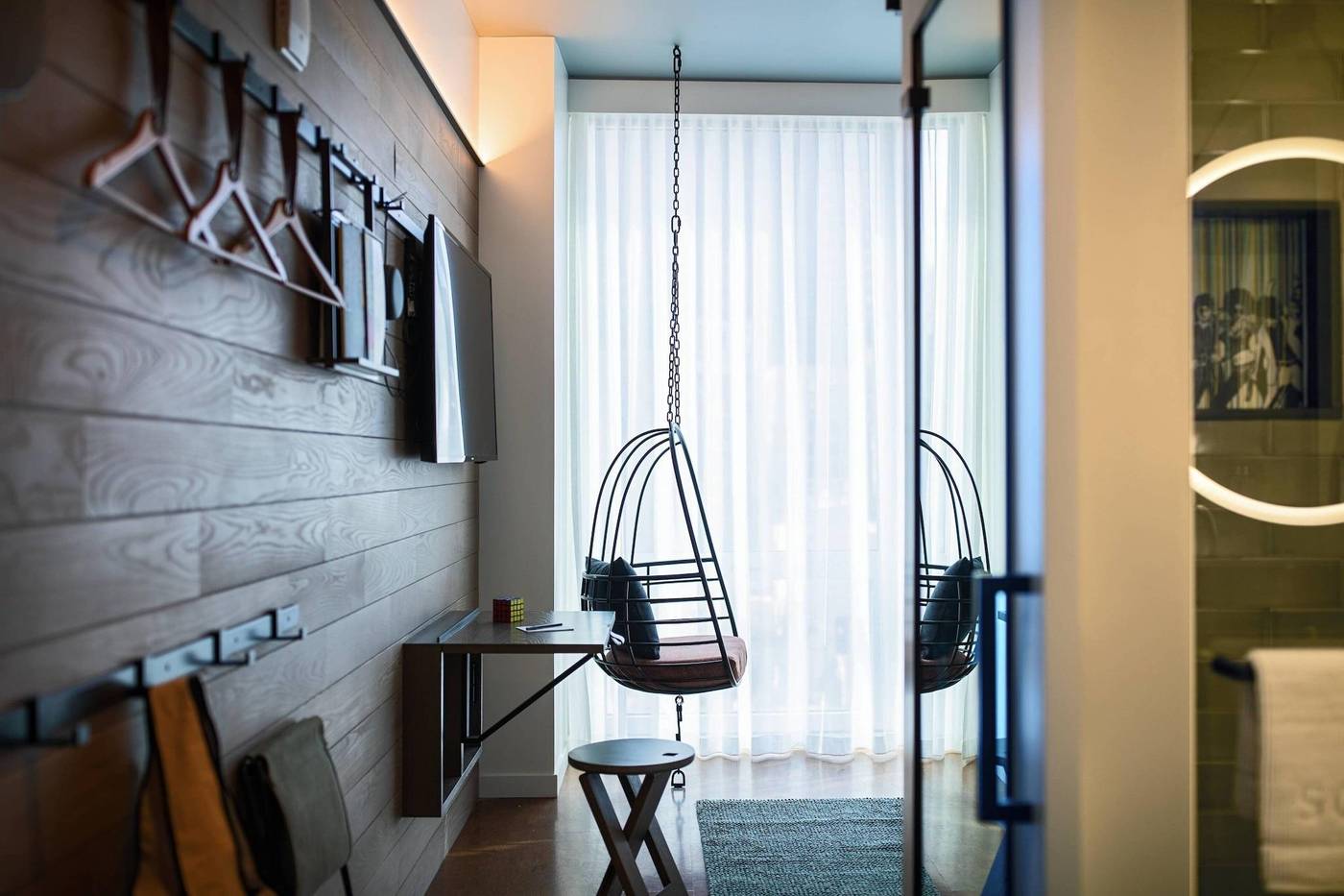 Moxy-NYC-Downtown-Room-44