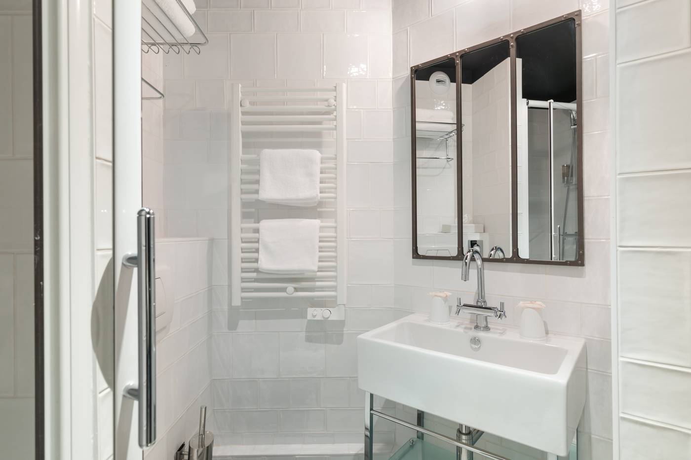 Best-Western-So-Co-by-HappyCulture-Room-27