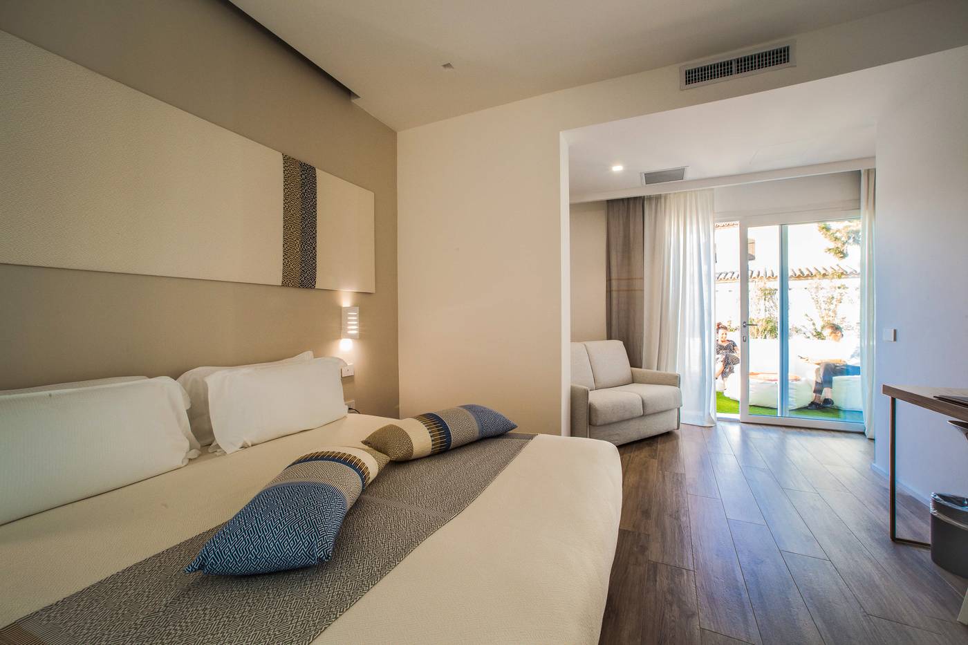 Noha-Lifestyle-Hotel---Adults-Only-Room-17