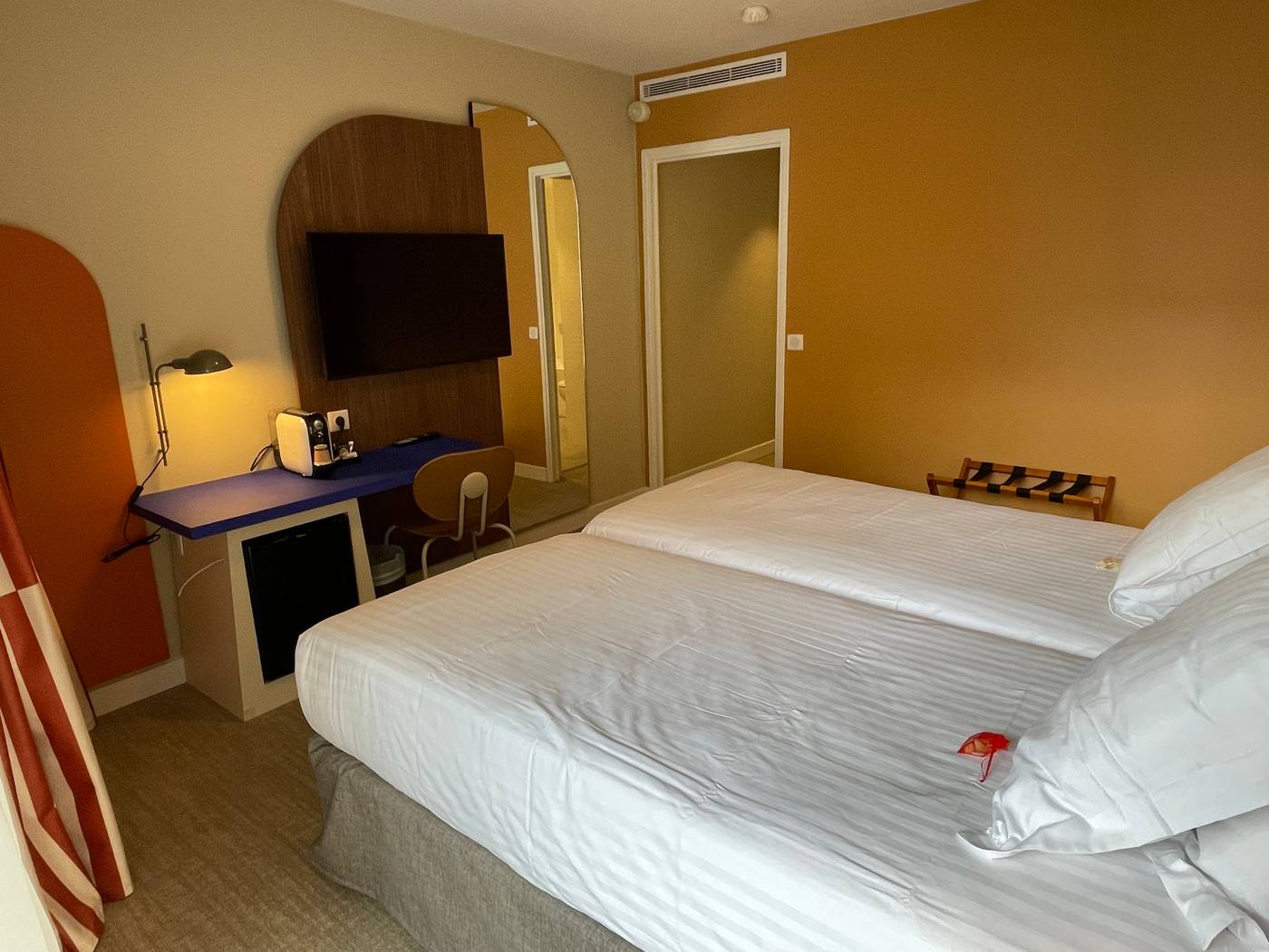 Hotel-Abrial-Cannes-Centre-Room-14