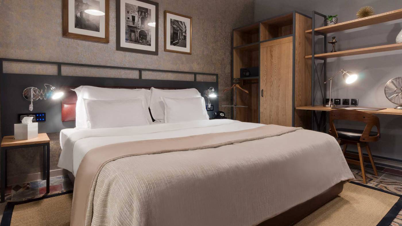 10 AX The Saint John - Comfort Room 2.jpg