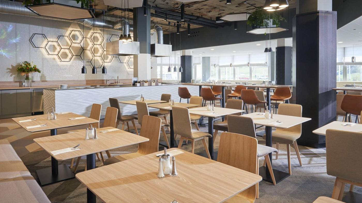 Orea-Hotel-Pyramida-Restaurant-16