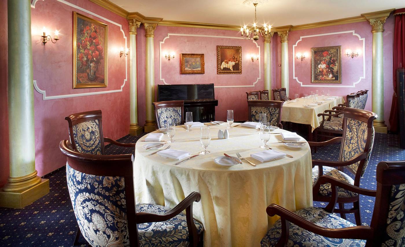 Orea-Hotel-Pyramida-Restaurant-33