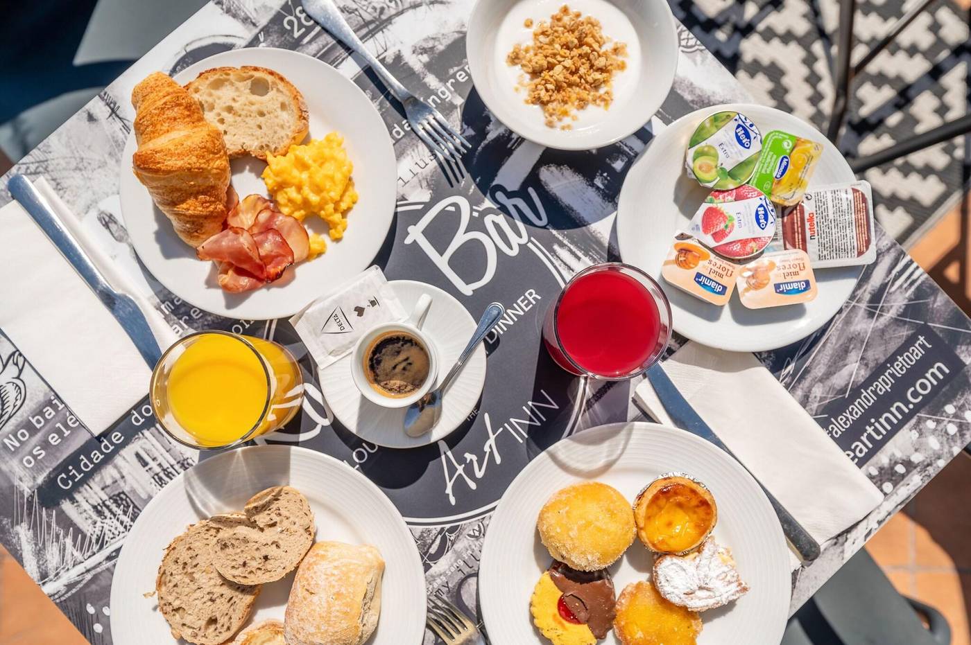 The-Art-Inn-Lisbon-Restaurant-56