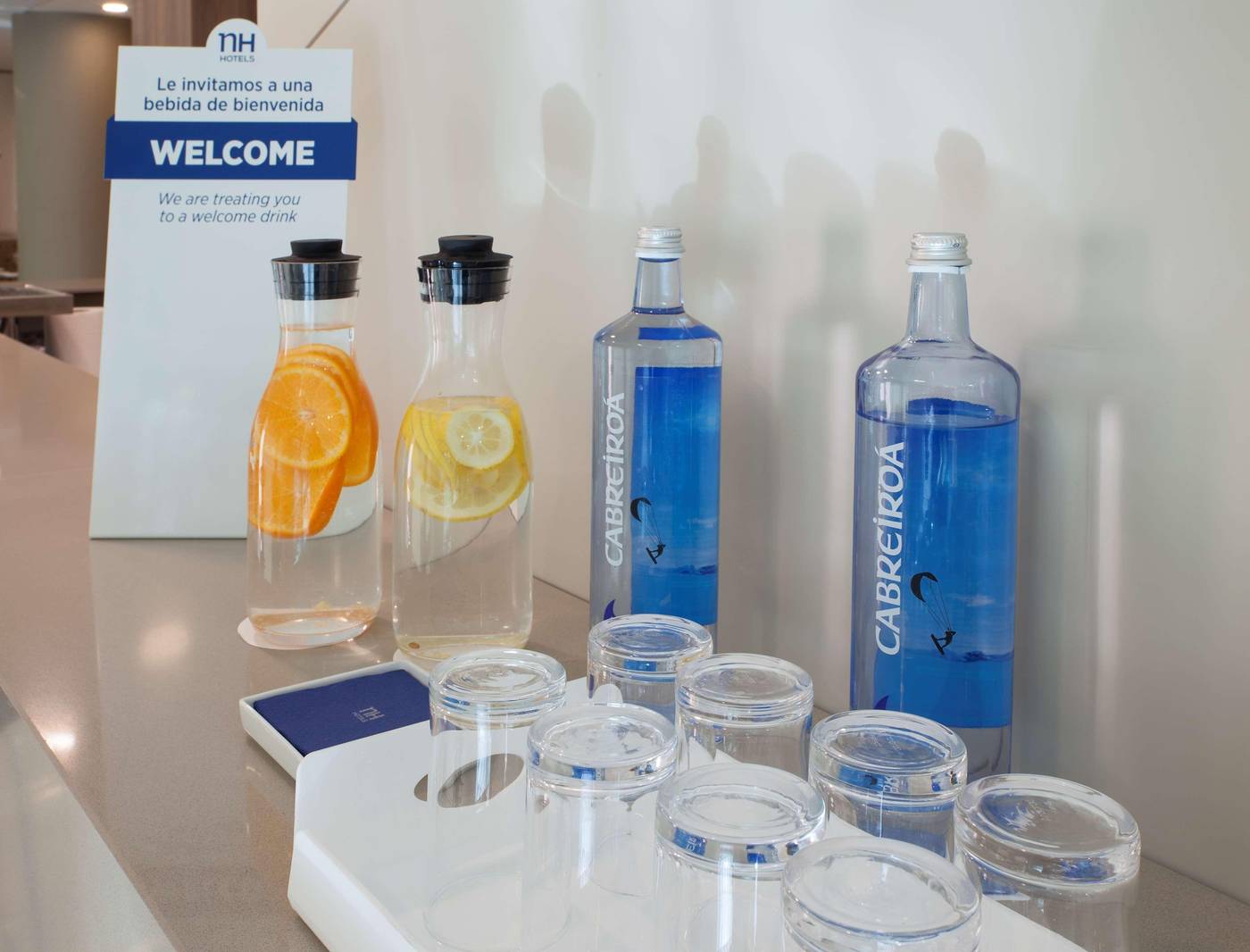 NH-Madrid-Barajas-Airport-Bar-9