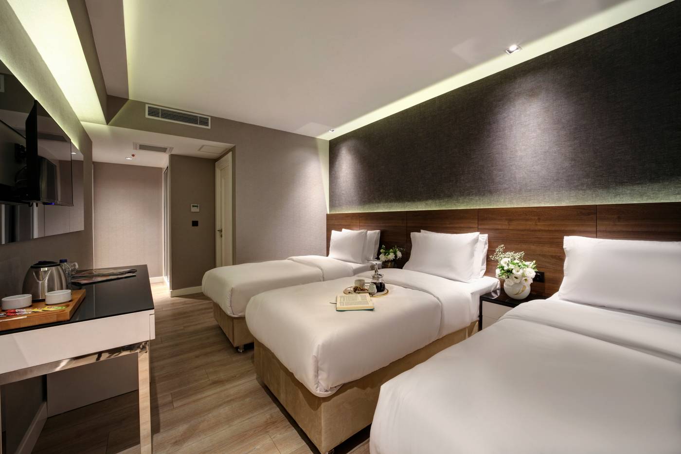 Dora-Pera-Hotel-Room-13