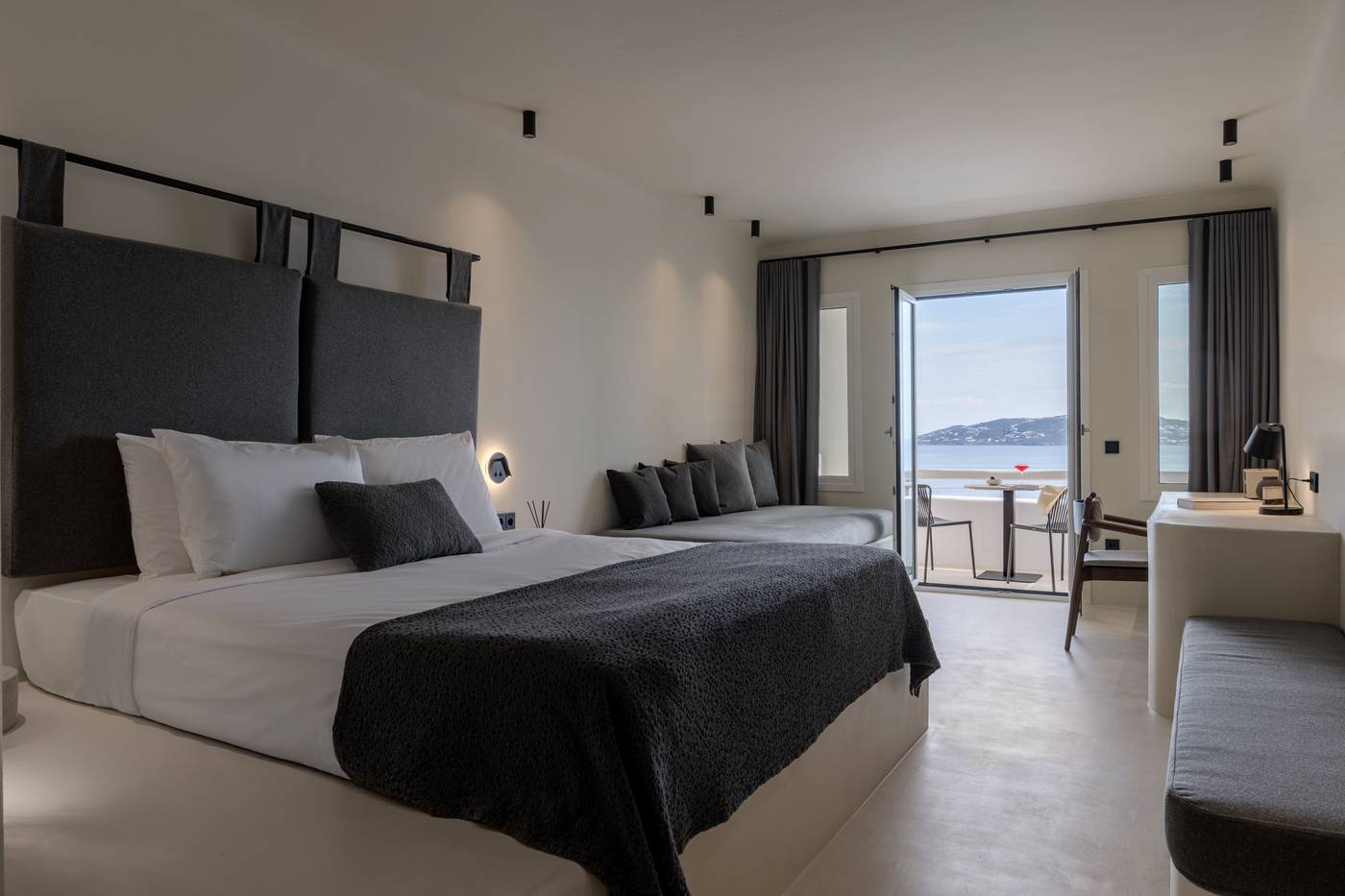 Rocabella-Mykonos-Art-Room-30