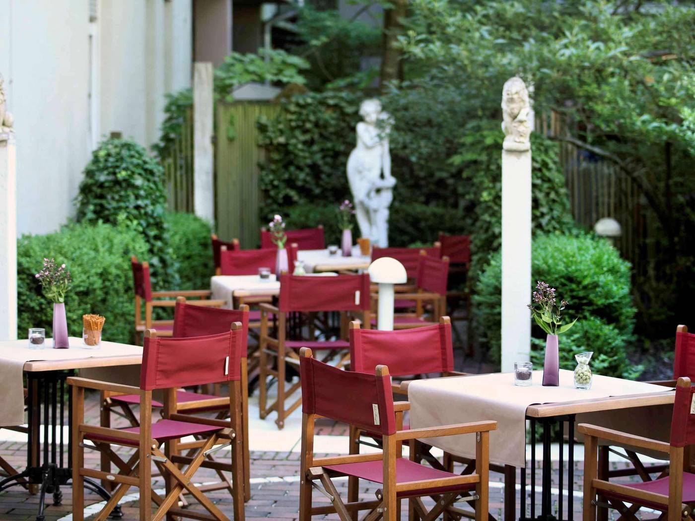 Mercure-Hotel-Muenchen-am-Olympiapark-Bar-45