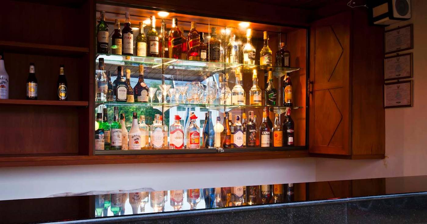 Jiraporn-Hill-Resort-Patong-Bar-32