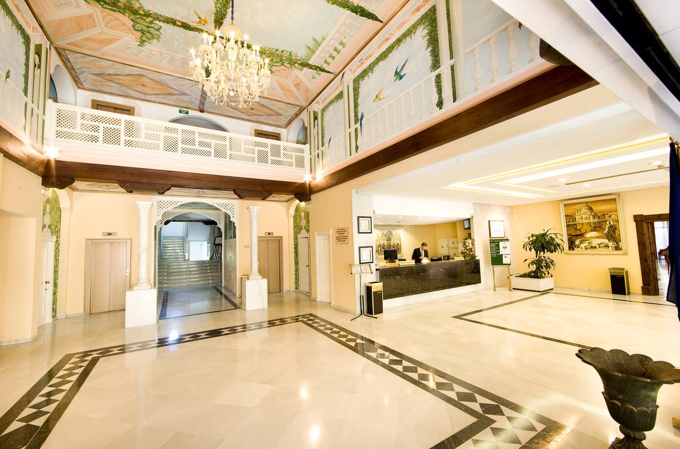 Monarque-Sultan-Lobby-36