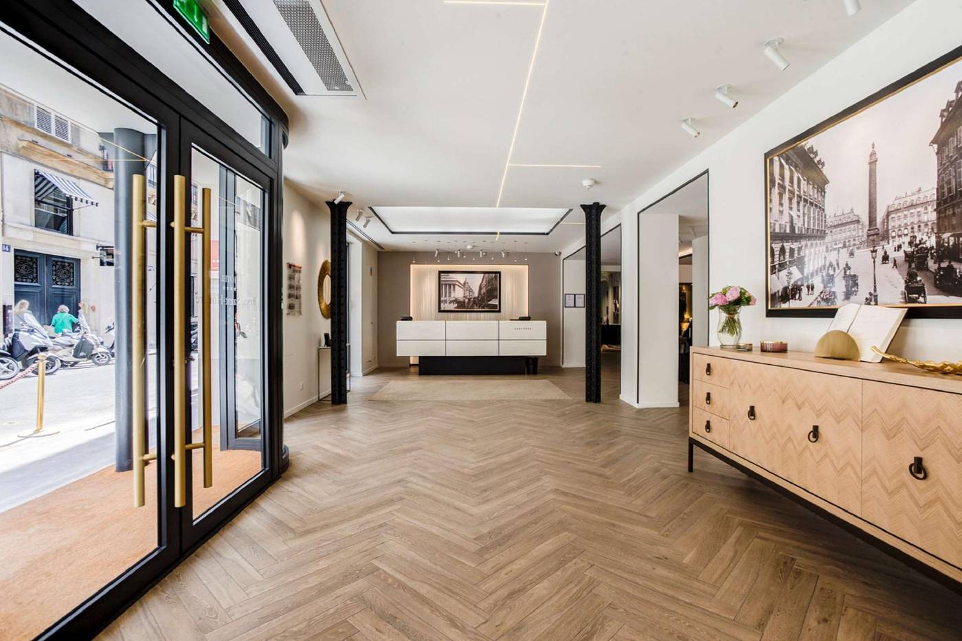 Royal-Saint-Honore-Lobby-13