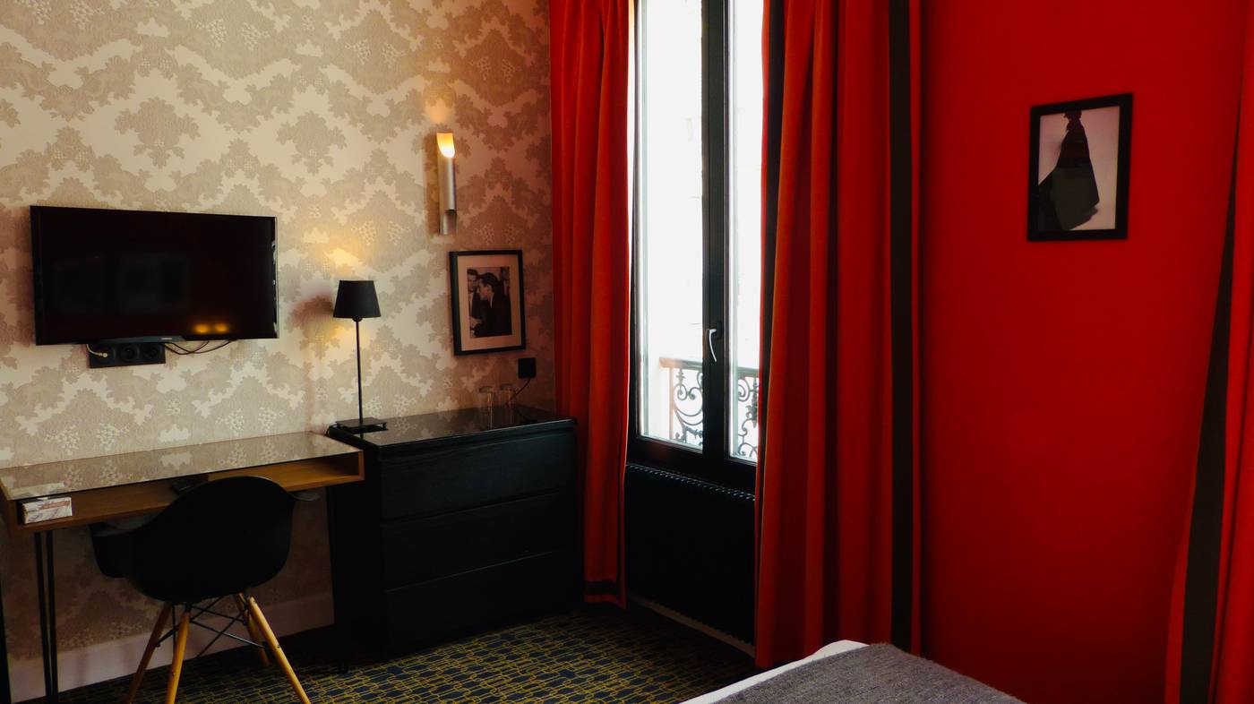 Hotel-Noir-Room-14